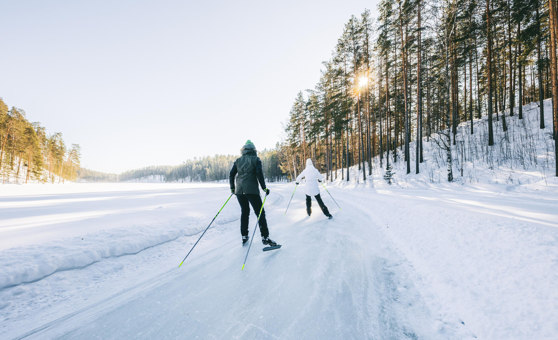 Harjun Portti by Punkaharju ridge: tour-skating trail, lakeside cottages and sauna